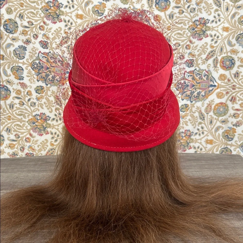 Vintage Voguemont Bucket Hat Veiled‎ Red Wool Felt/Bow Church Broadway City